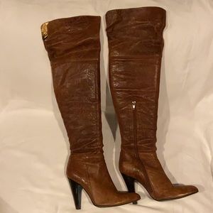 BCBG Maxazria MA-ILKE luggage Capra distress boot